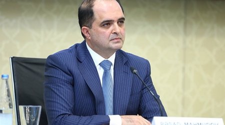 Milli Məclisdə plastik cərrah mübahisəsi