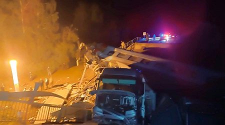 В Брянской области ЧП с поездом произошло из-за подрыва моста