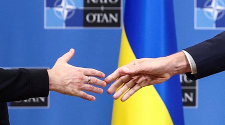 Украину пригласили на саммит НАТО