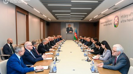 Азербайджан и Россия обсудили двусторонние отношения