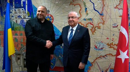 Министры обороны Турции и Украины провели встречу в Брюсселе