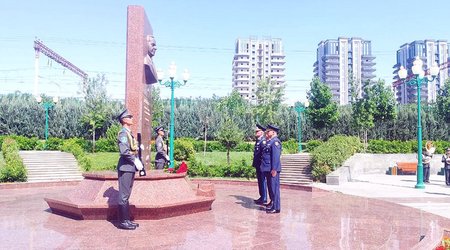Azərbaycan HHQ komandanı Özbəkistana səfər edib