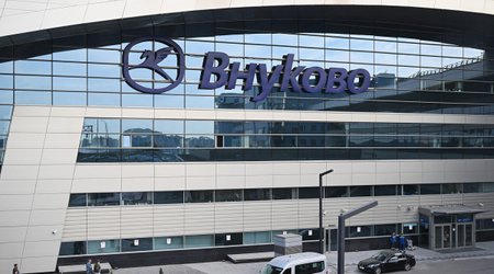 Аэропорты Внуково и Шереметьево временно приостановили работу