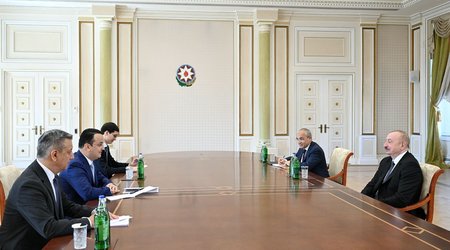 Prezident Özbəkistanın investisiya, sənaye və ticarət nazirini qəbul edib