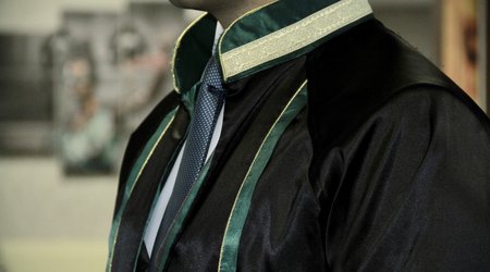 Azərbaycanda fəaliyyət göstərən vəkillərin sayı açıqlanıb