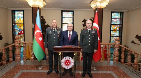 Керим Велиев встретился в Анкаре с министром национальной обороны Турции