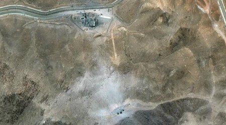 NYP: На месте удара США по ядерному объекту в Фордо работают строители