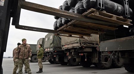 США возобновили поставку Украине оружия и военной техники после паузы