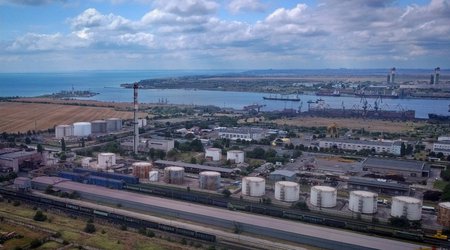 Венгрия задумалась о замене российской нефти