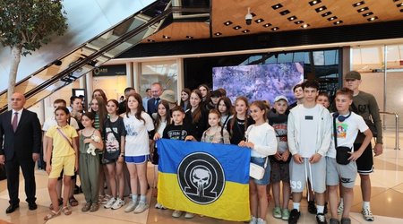 Украинские дети прибыли в Баку на реабилитацию