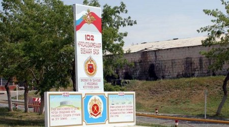 Rusiyanın Ermənistandakı hərbi bazasında əsgər özünü güllələyib