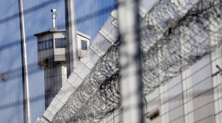 Во Франции заключенного вынесли из тюрьмы в сумке