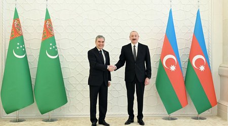 Бердымухамедов: Поздравляю Азербайджан с успешным проведением саммита ОЭС в Ханкенди