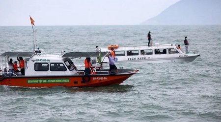 Vyetnamda turist gəmisi aşıb, 28 nəfər ölüb