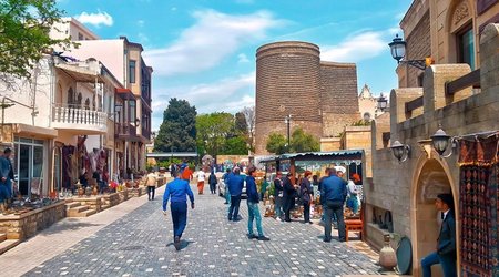 Azərbaycana turist axını 1 % azalıb