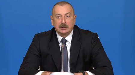 Prezident jurnalistləri təbrik edib