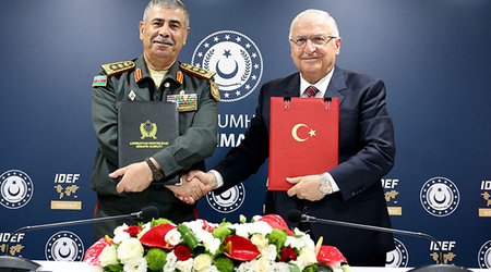 Azərbaycan və Türkiyə müdafiə nazirləri İstanbulda görüşdü