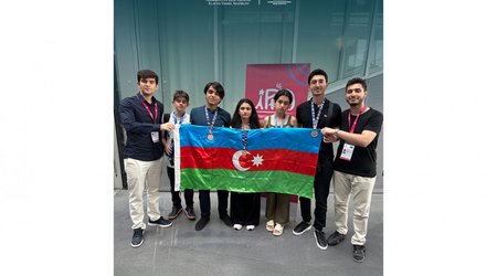 Məktəblilər Fizika Olimpiadasından 1 gümüş və 2 bürünc medalla qayıdıblar
