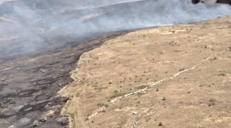 Ağdərədə açıq ərazidə yanğın: helikopter cəlb olunub