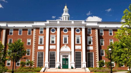 Harvard Trampın administrasiyası ilə dil tapıb — NYT