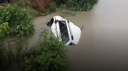 Hindistanda avtomobilin çaya aşması nəticəsində 11 nəfər ölüb