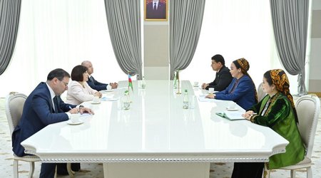 Sahibə Qafarova Türkmənistan Məclisinin sədri ilə görüşüb