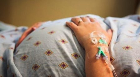 Ötən il doğuş zamanı ölən anaların sayı açıqlanıb