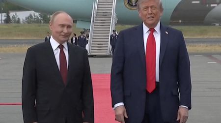 Путин и Трамп встретились перед саммитом - Обновлено