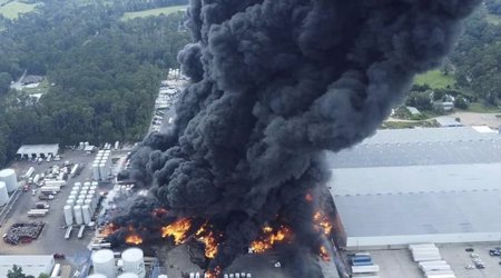 В Луизиане из-за сильного взрыва на заводе по производству ГСМ объявлена эвакуация