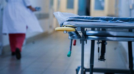 Valideyn zorakılığına məruz qalan azyaşlı komatoz vəziyyətdə Bakıya təxliyə edilib
