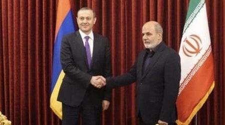 Armen Qriqoryan Laricani ilə görüşüb