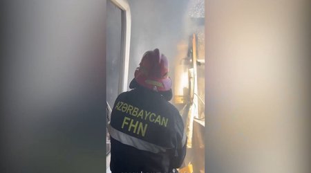Bakıda yaşayış binasında yanğın olub, 12 nəfər təxliyə edilib
