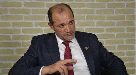 Deputat Bakı-Sumqayıt yolundakı sıxlıq və infrastruktur işlərindən narahatdır