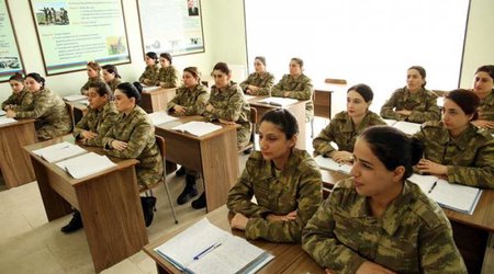 Azərbaycanda ilk dəfə qadın hərbi həkimlər hazırlanacaq
