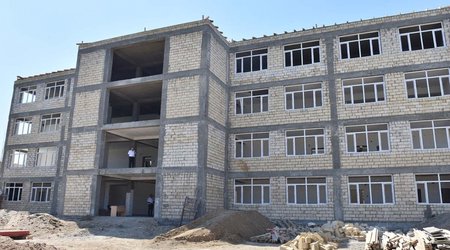 Nazir son illərdə tikilən məktəblərin sayını açıqlayıb