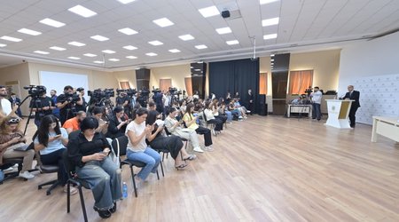 "Rəqəmsal məktəb" hələlik Bakıda tətbiq olunacaq
