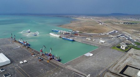 Перевалка грузов в морских портах Азербайджана снизилась на 4,5%