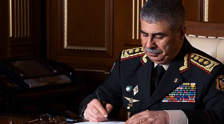 Azerbaijani Defense Minister visits China