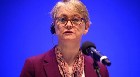 Великобритания пообещала сбивать российские самолеты