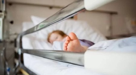 Bərdədə 6 yaşlı uşağa evdə sistem vurulduqdan sonra ölüb