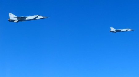 Венгерские истребители перехватили российские самолеты