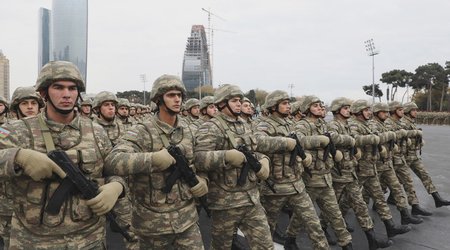 В Азербайджане повышается предельный возраст пребывания в резерве для мичманов и прапорщиков