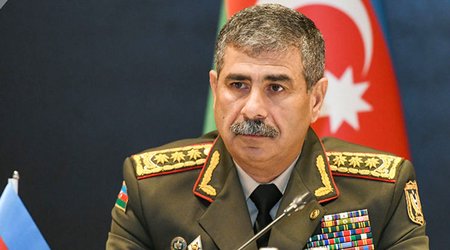 Министр обороны Азербайджана выразил соболезнования Пакистану