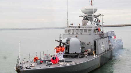 Иранские военные корабли уплыли из Баку