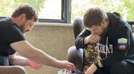 В Чечне проведут «воспитательные беседы» с девушками, не носящими платки