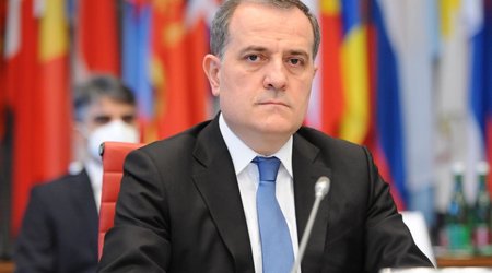 Джейхун Байрамов отправился с рабочим визитом в Узбекистан