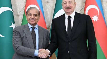 Премьер-министр Пакистана поздравил президента Азербайджана