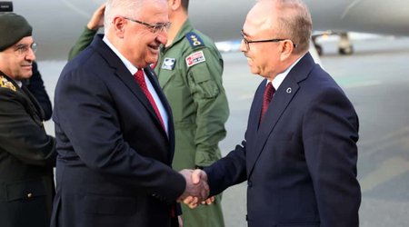 Министр обороны Турции прибыл в Баку