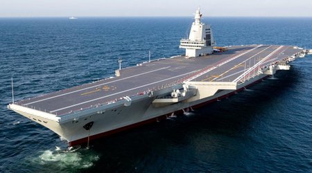 Товарищ Си открыл новый китайский авианосец