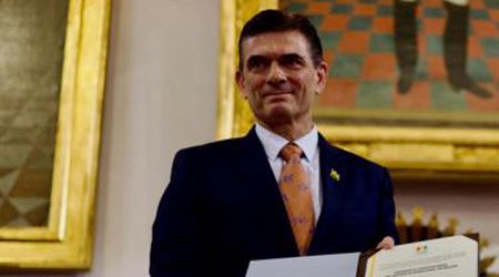 Новый президент Боливии привел к присяге свое правительство